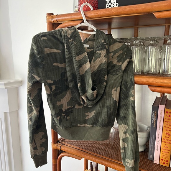 TNA Cropped camp waffle sweater - Picture 3 of 3